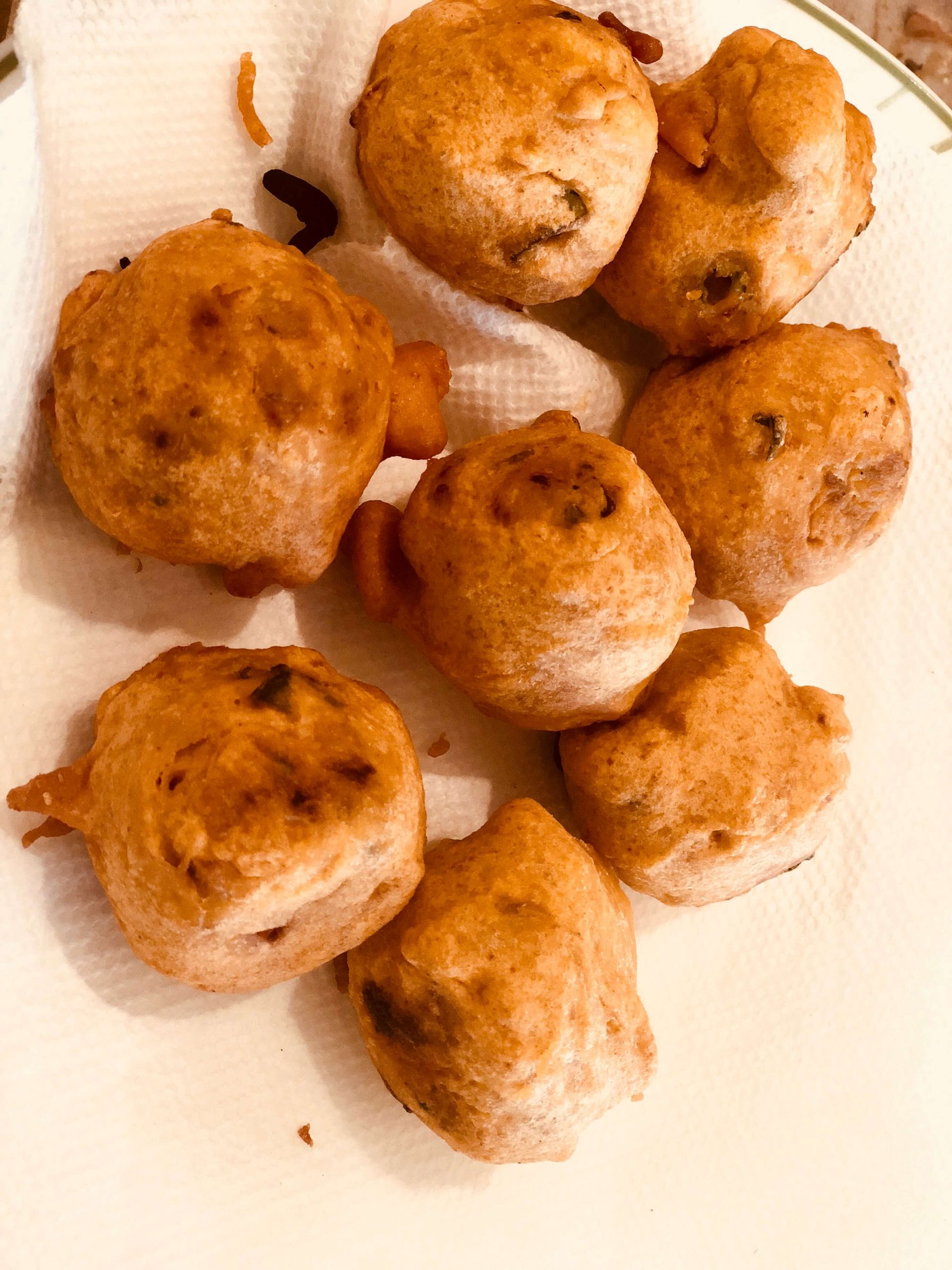 Urulaikizhangu Bonda (Potato fritters/aloo bonda) | Rasaala